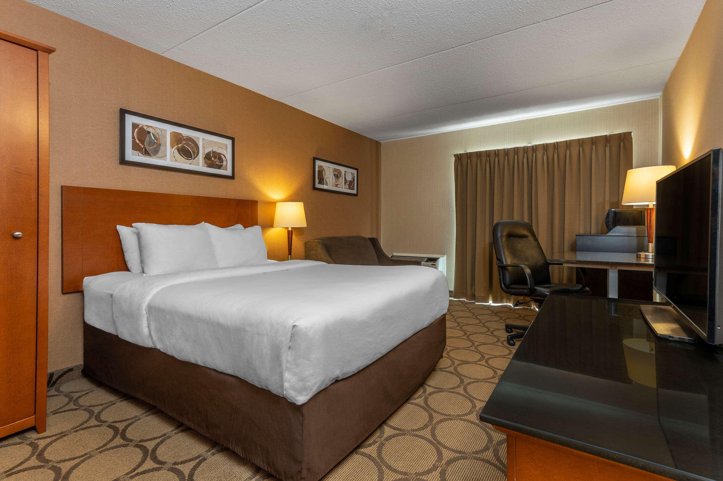 Comfort Inn Laval Exteriör bild