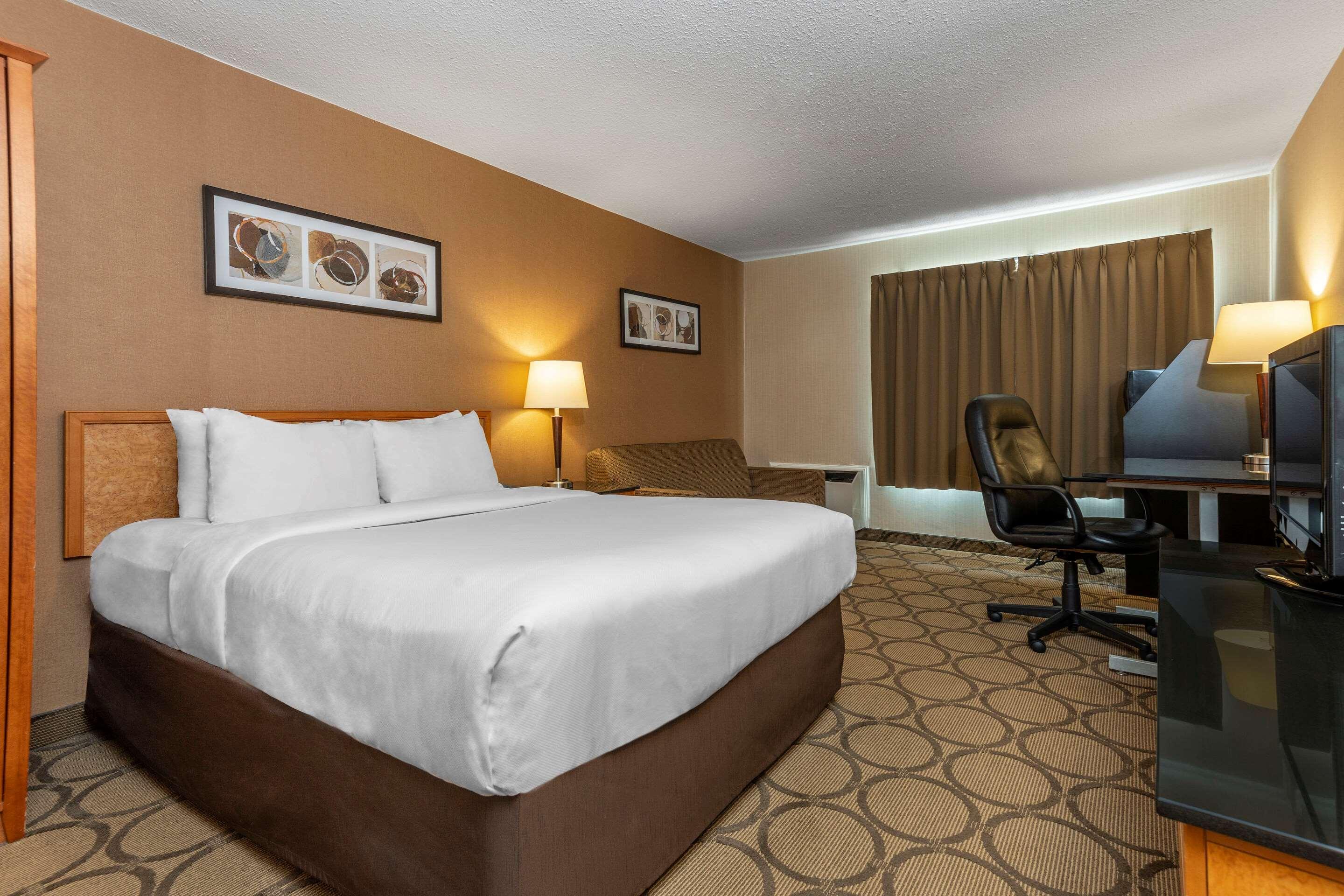 Comfort Inn Laval Exteriör bild