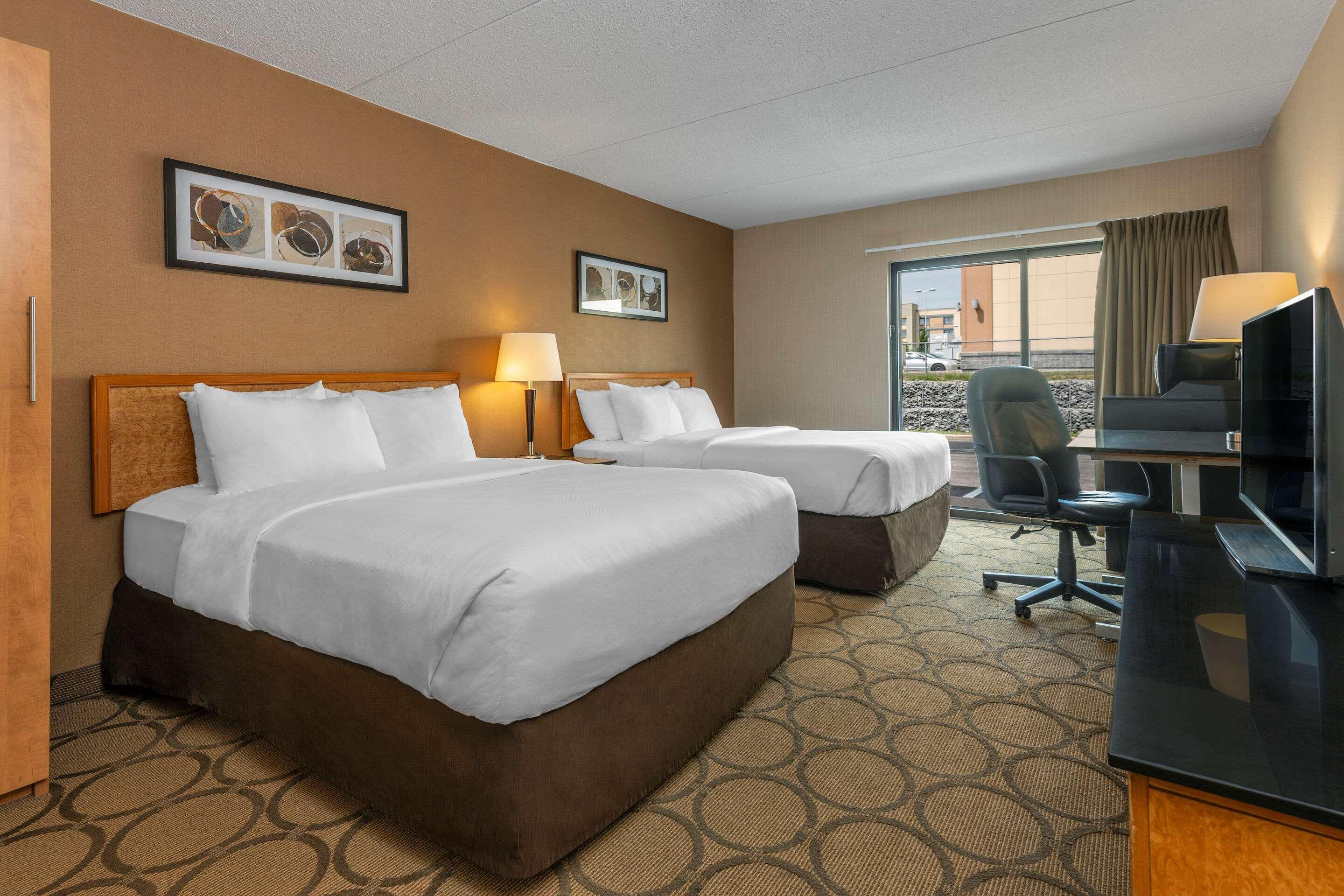 Comfort Inn Laval Exteriör bild