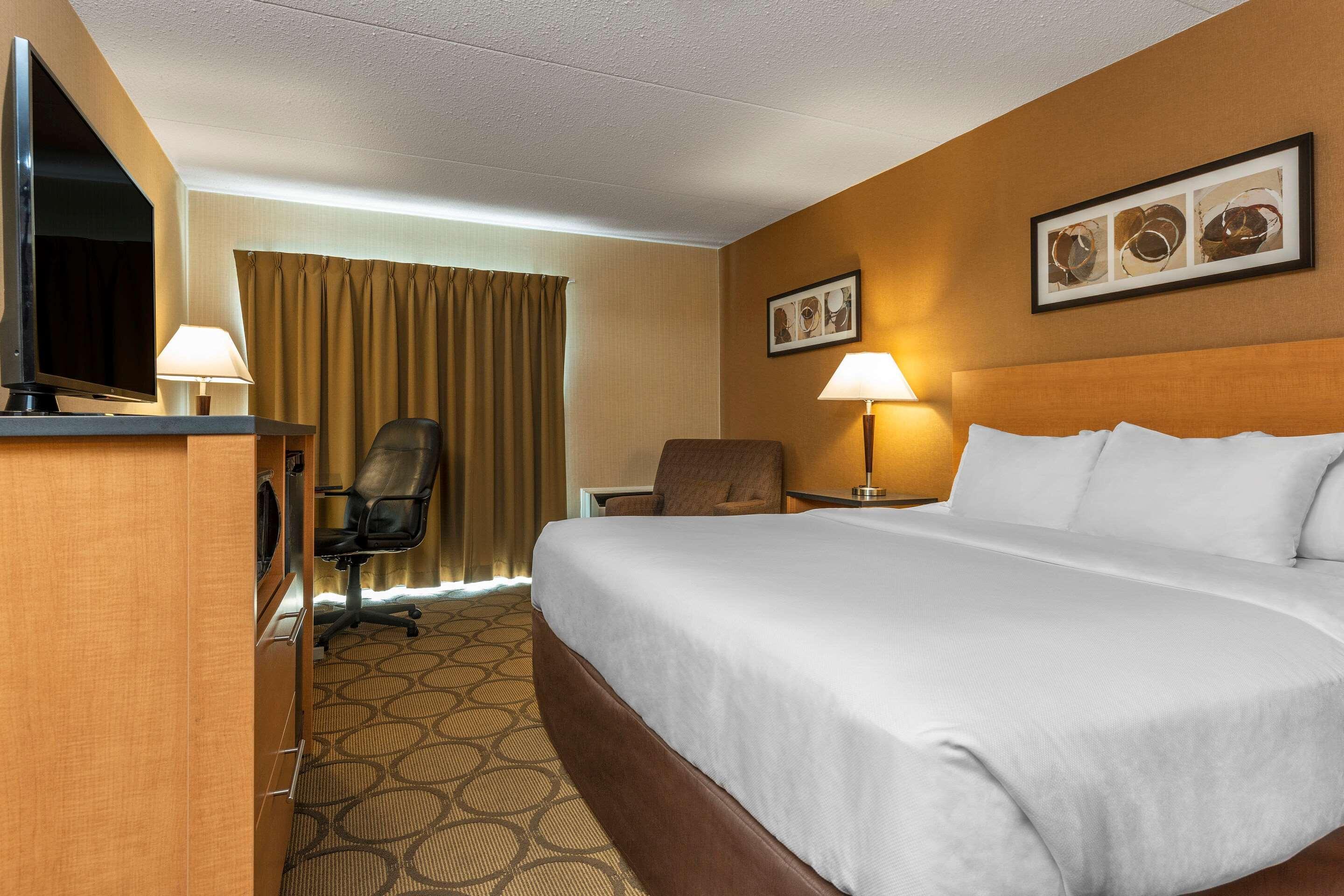 Comfort Inn Laval Exteriör bild