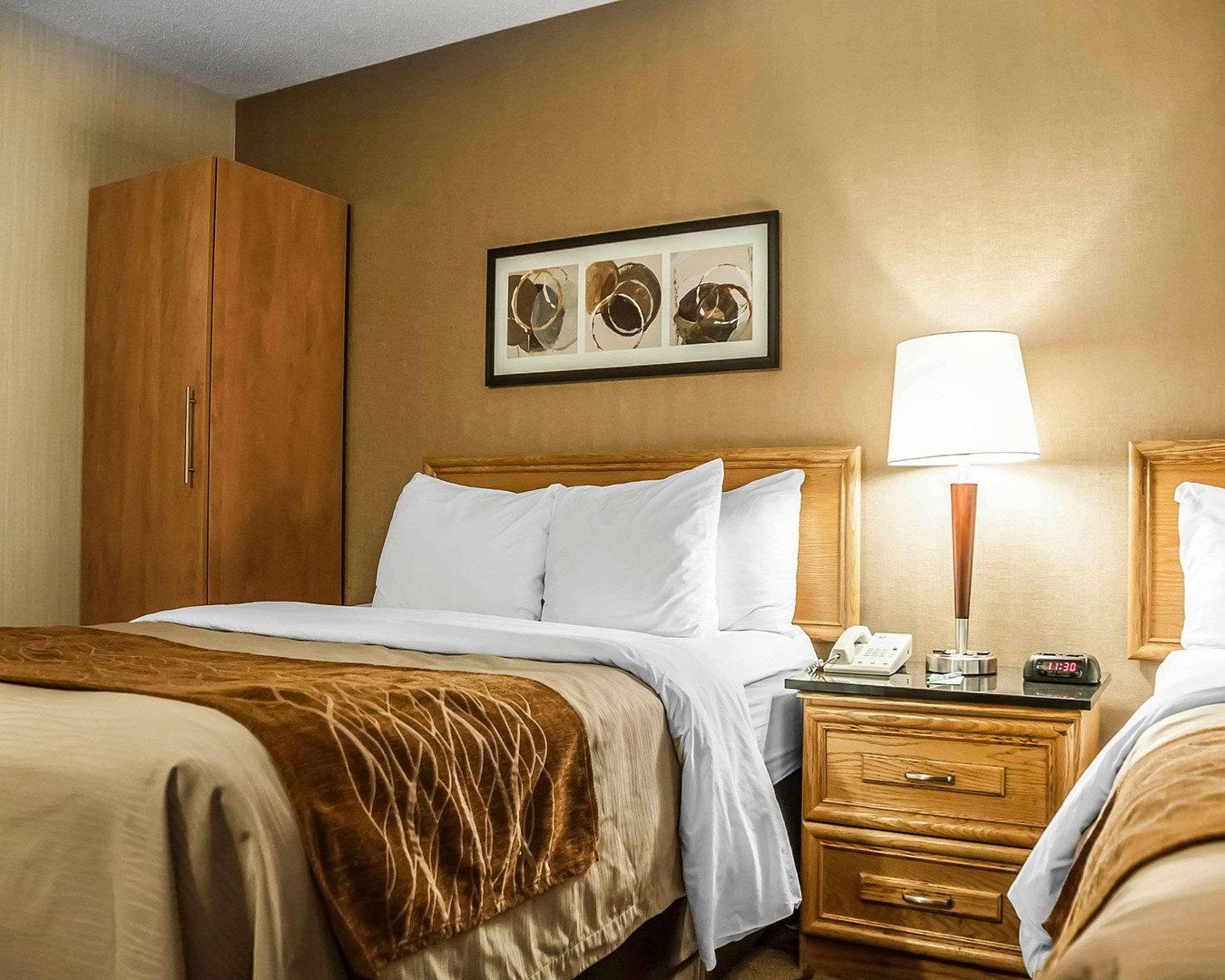 Comfort Inn Laval Exteriör bild