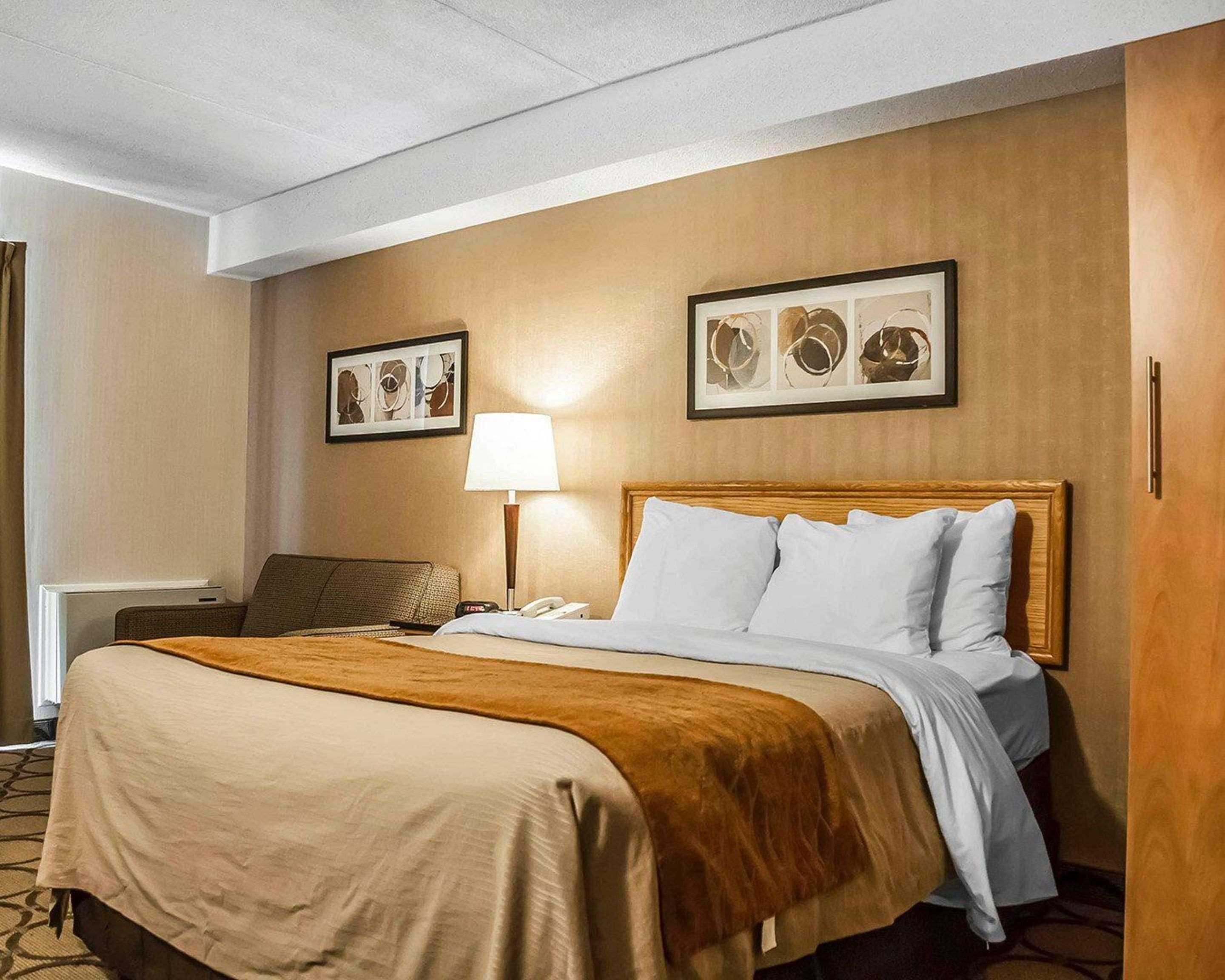 Comfort Inn Laval Exteriör bild