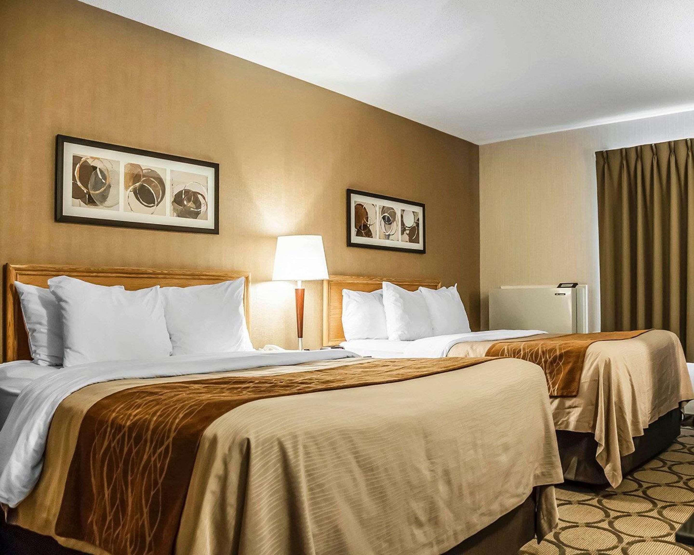Comfort Inn Laval Exteriör bild