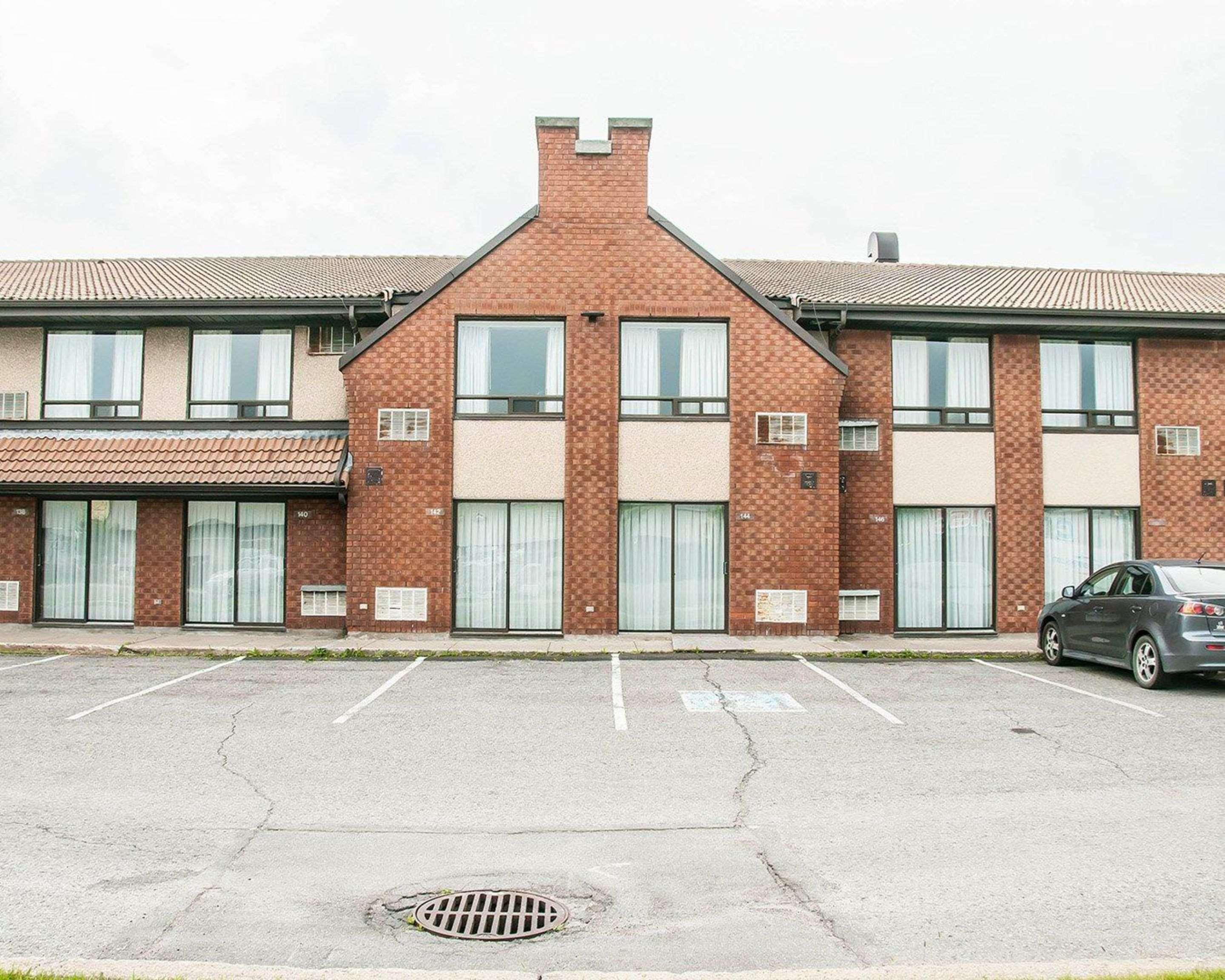 Comfort Inn Laval Exteriör bild