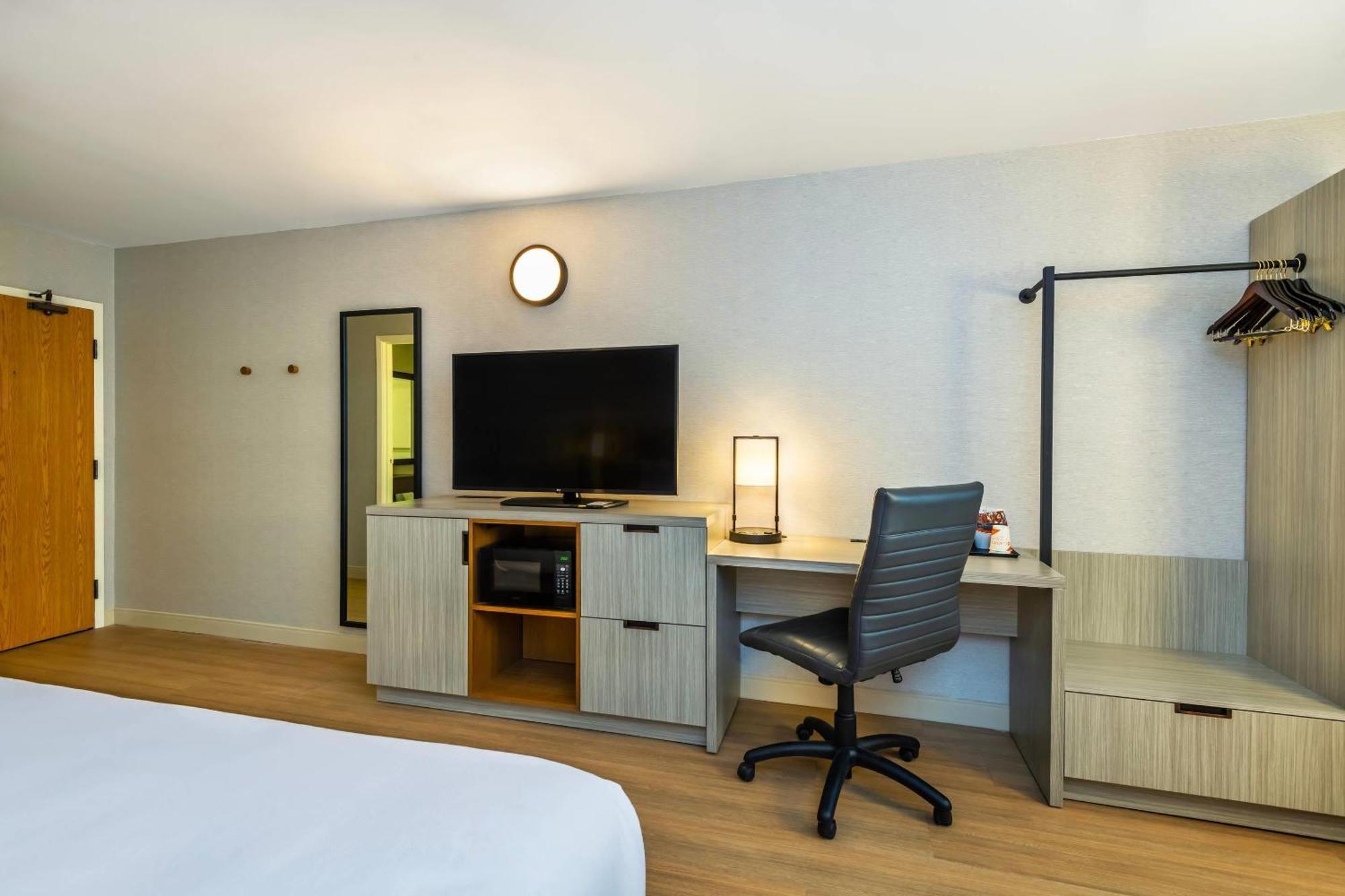 Comfort Inn Laval Exteriör bild