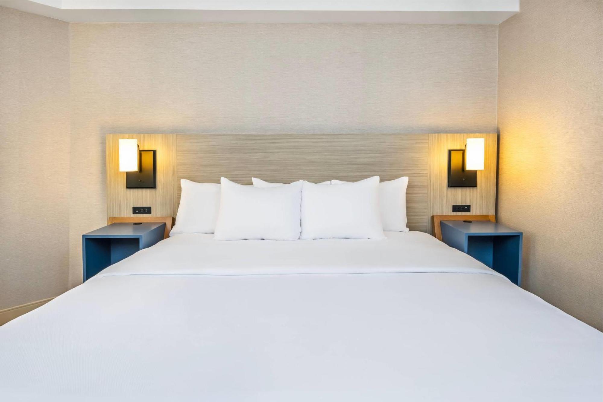 Comfort Inn Laval Exteriör bild