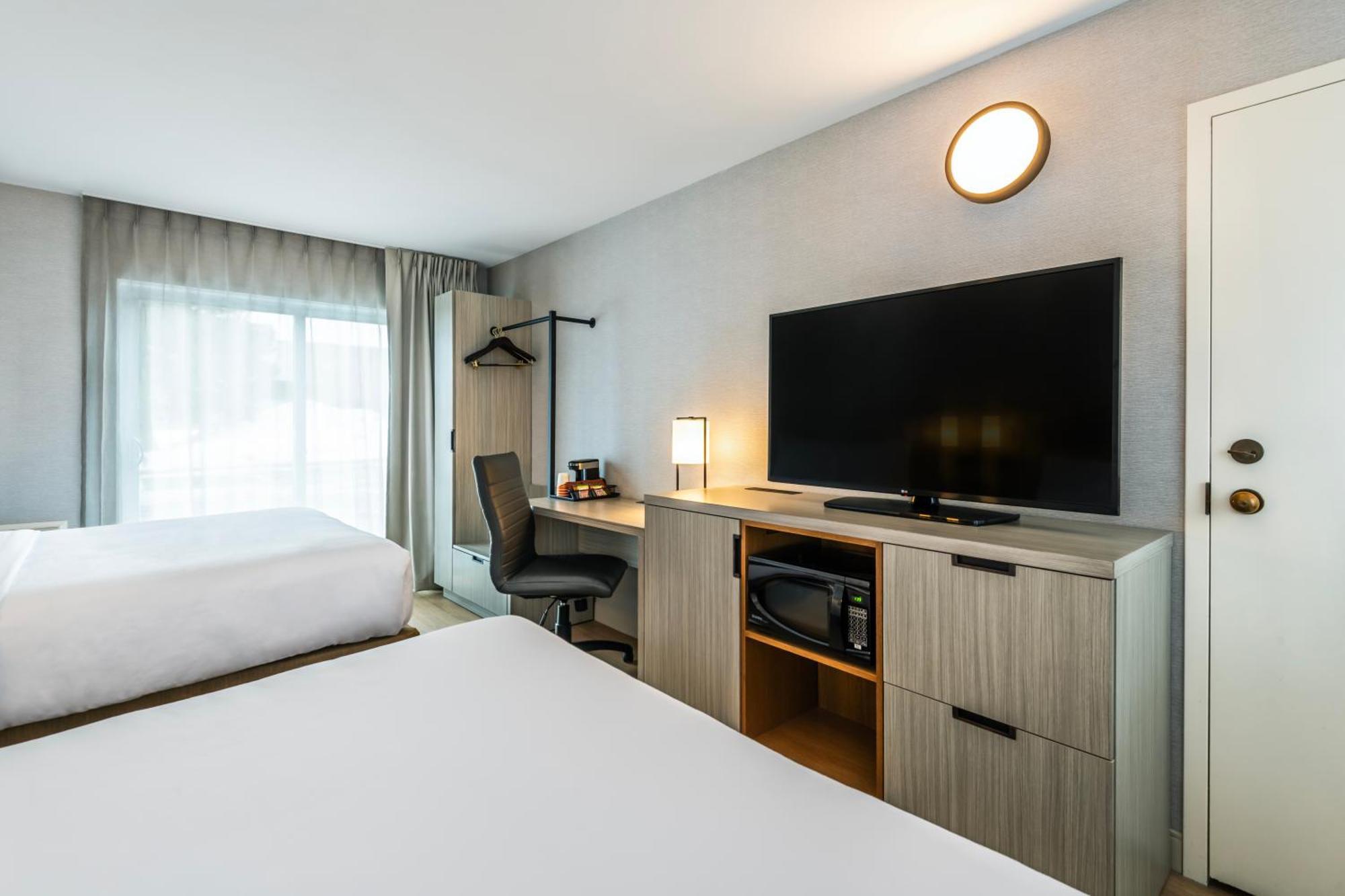 Comfort Inn Laval Exteriör bild